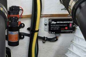 2007 Fountain 38 Express Cruiser thumbnail 28