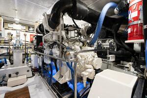 Marlow 72 GRIFFIN - Engine Room