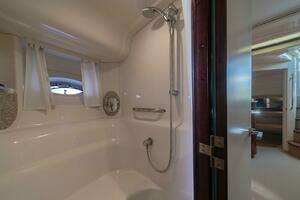 2008 Sea Ray 44 Sundancer thumbnail 24