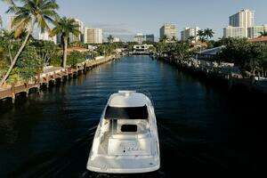 2008 Sea Ray 44 Sundancer thumbnail 8