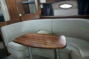 2006 Cruisers Yachts 370 Express thumbnail 6