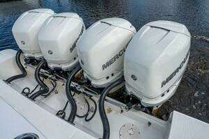 2020 Boston Whaler Outrage thumbnail 7