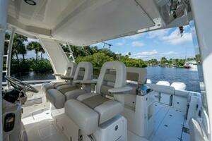 2020 Boston Whaler Outrage thumbnail 8