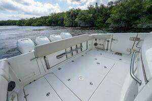2020 Boston Whaler Outrage thumbnail 4