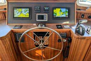 2015 American Tug thumbnail 18