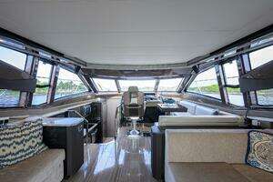 2016 Marquis 660 Sport Yacht thumbnail 23