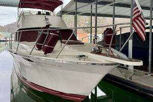 1979 Silverton 34 Convertible thumbnail 17