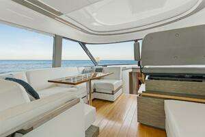 2019 Tiara Yachts C49 Coupe thumbnail 9