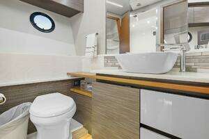 2019 Tiara Yachts C49 Coupe thumbnail 21