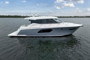 2019 Tiara Yachts C49 Coupe Exterior Profiles (4)