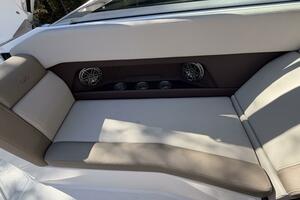 28ft Regal Yacht For Sale