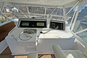 Viking 55 DOUBLE NICKEL - Fly Bridge Helm