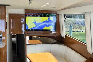 Viking 55 DOUBLE NICKEL - Salon/Galley Dinette