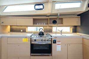2020 Beneteau 46.1 thumbnail 34