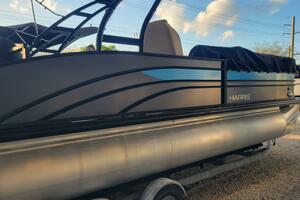 Photo 5922432 for 2023 Harris 250 Sunliner Sport  