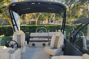 Photo 5922433 for 2023 Harris 250 Sunliner Sport  