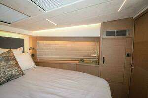 2023 Prestige 520 Flybridge thumbnail 15
