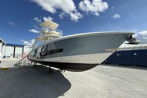 42FT (12.95M) BOSTON WHALER Worth Avenue Yachts