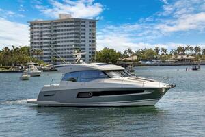 LUCKY ONE 46ft Prestige Yacht For Sale