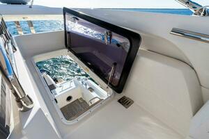 2019 63 Prestige Flybridge - RT Time - Flybridge Access