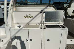2018 Pursuit OS 385 Offshore thumbnail 7