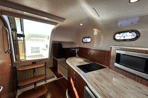 2018 Pursuit OS 385 Offshore thumbnail 17