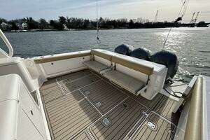 2018 Pursuit OS 385 Offshore thumbnail 6