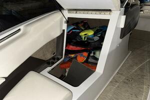 23ft Cobalt Yacht For Sale