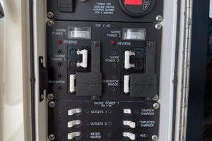 Boomer 35ft Boston Whaler Yacht For Sale