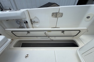 Boomer 35ft Boston Whaler Yacht For Sale
