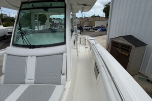 Boomer 35ft Boston Whaler Yacht For Sale