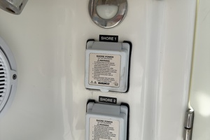 Boomer 35ft Boston Whaler Yacht For Sale