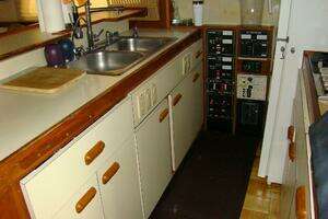 1991 Custom Trawler thumbnail 35