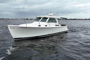 32ft Back Cove Yacht For Sale