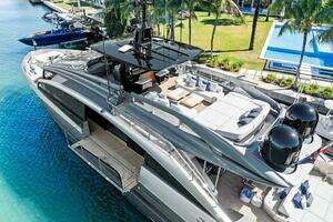 2023 Pershing GTX Motoryacht thumbnail 4