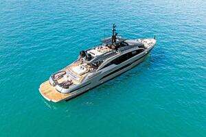 2023 Pershing GTX Motoryacht thumbnail 15