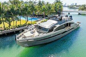 2023 Pershing GTX Motoryacht thumbnail 3