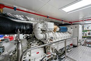 Caffeine 116ft Pershing Yacht For Sale