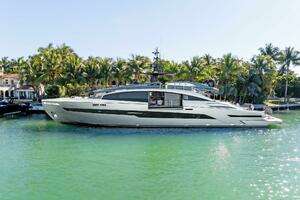 2023 Pershing GTX Motoryacht thumbnail 2