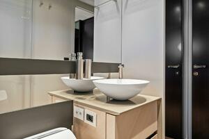 Caffeine 116ft Pershing Yacht For Sale