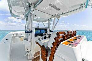 2015 Bahama 41 thumbnail 40