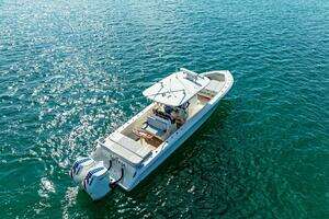 2015 Bahama 41 thumbnail 10