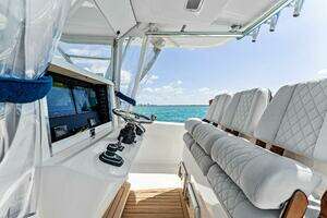 2015 Bahama 41 thumbnail 46