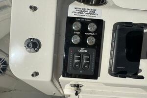 Temp Tag 31ft Regulator Yacht For Sale