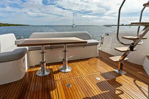 2024 42 Prestige Flybridge - Cockpit