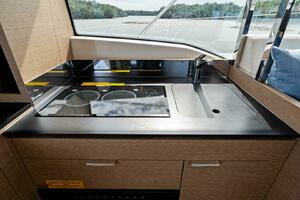 2024 42 Prestige Flybridge - Galley
