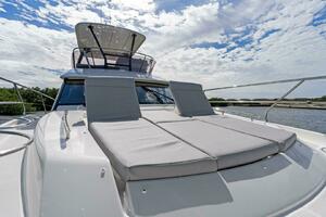 2024 42 Prestige Flybridge - Foredeck
