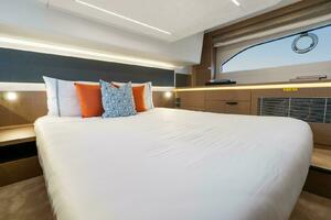 2024 42 Prestige Flybridge - Master Stateroom