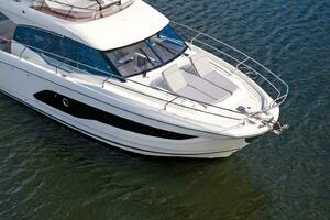 2024 42 Prestige Flybridge - Profile