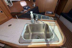 2010 Catalina 309 thumbnail 31